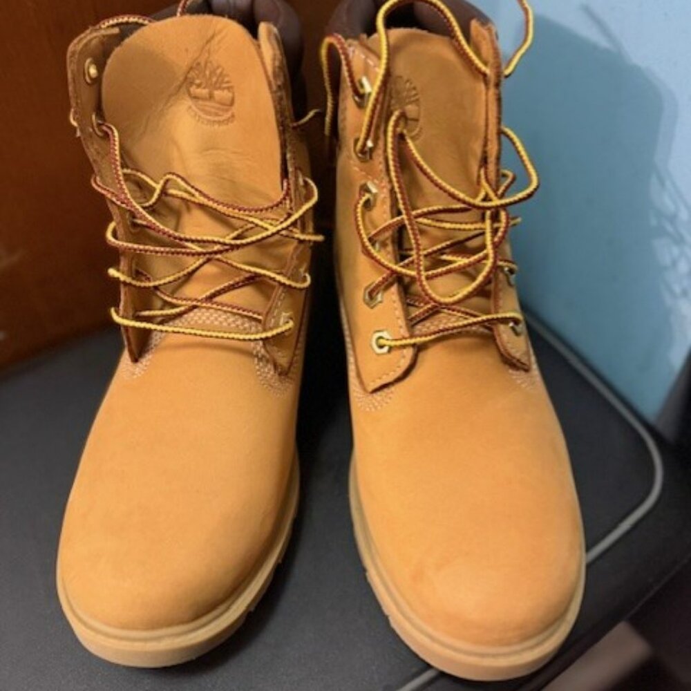 Timberland Linden Woods Bootie - NWOT - Picture 4 of 16